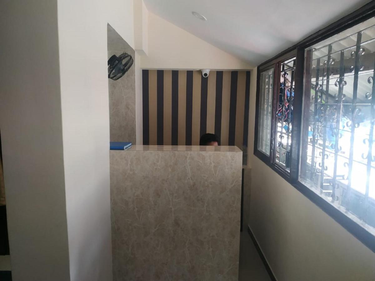 מומביי Almas Dormitory 24 Hours Aircondition מראה חיצוני תמונה